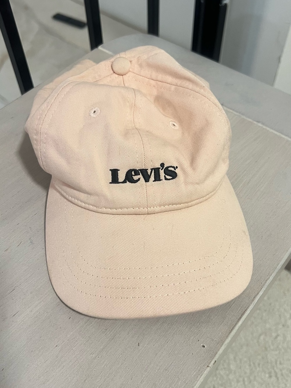 Levi's Pale Pink Logo Baseball Hat Womens adjustable sizing